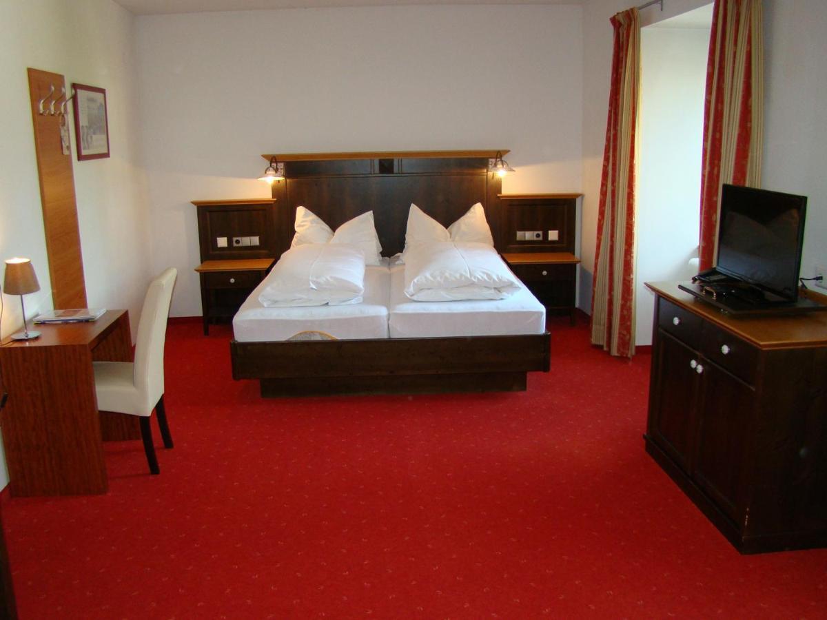 Hotel Neuwirt Mauterndorf  Bagian luar foto